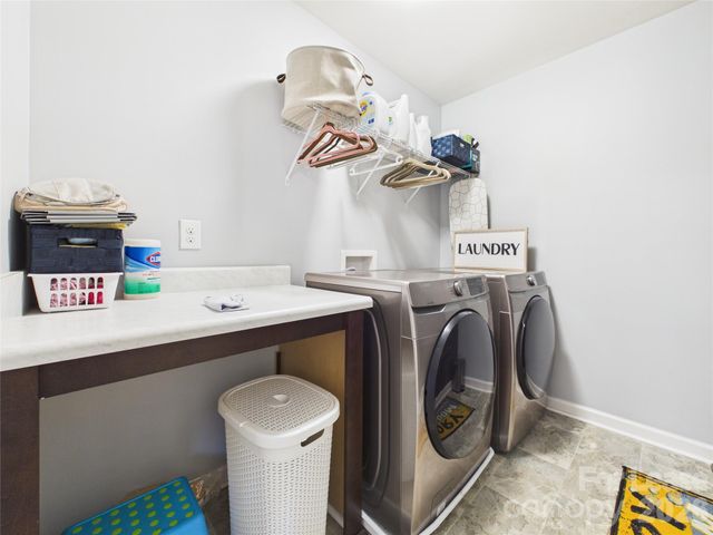 4111 Stockbrook Drive, Charlotte, NC 28215