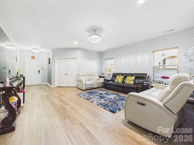 4111 Stockbrook Drive, Charlotte, NC 28215