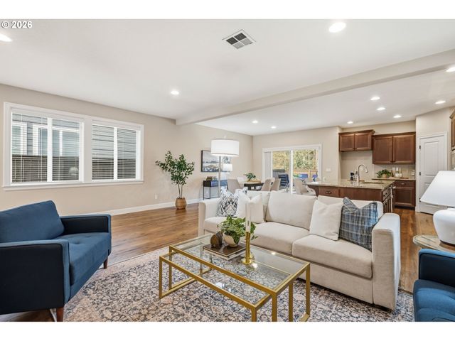 3767 Se WILLAMETTE Ave, Hillsboro, OR 97123