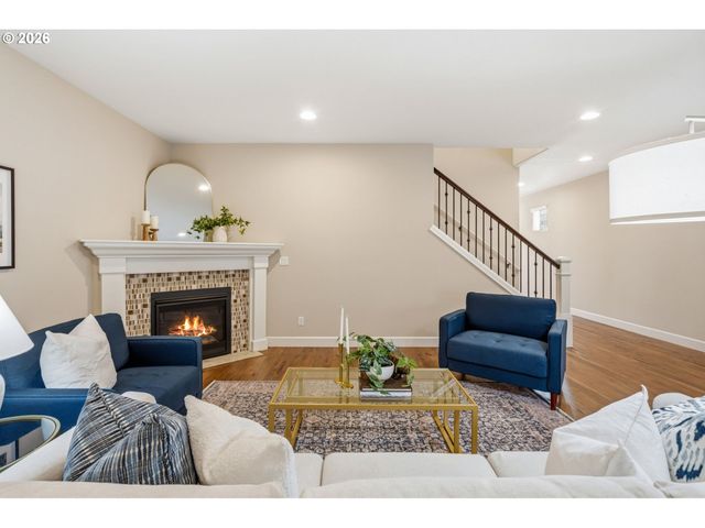 3767 Se WILLAMETTE Ave, Hillsboro, OR 97123