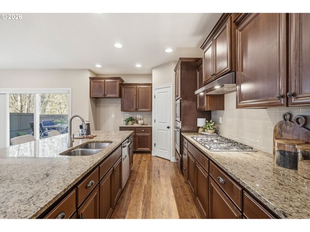 3767 Se WILLAMETTE Ave, Hillsboro, OR 97123