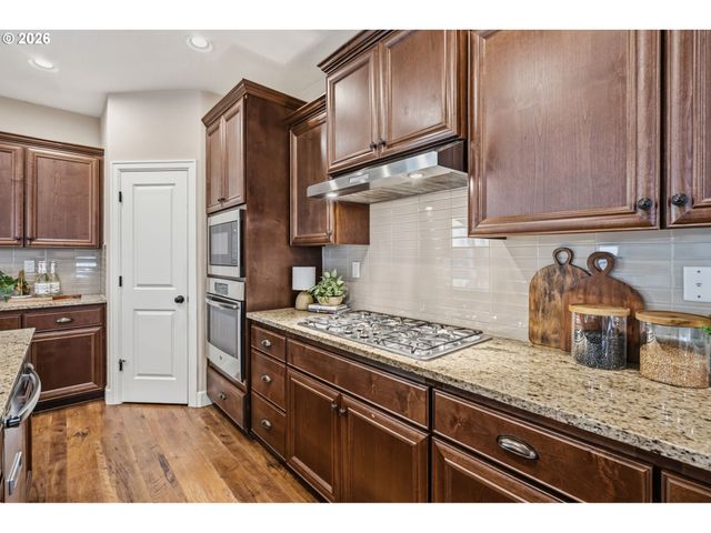 3767 Se WILLAMETTE Ave, Hillsboro, OR 97123