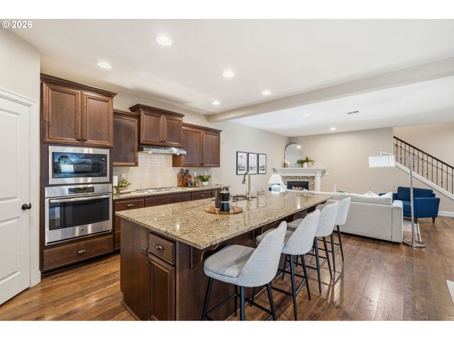 3767 Se WILLAMETTE Ave, Hillsboro, OR 97123