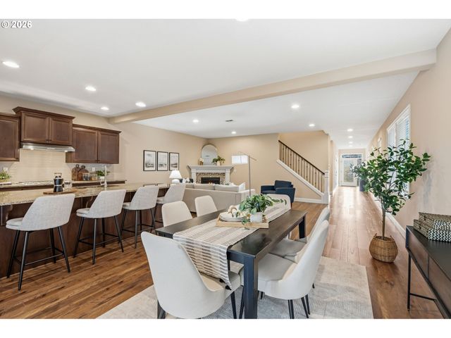 3767 Se WILLAMETTE Ave, Hillsboro, OR 97123