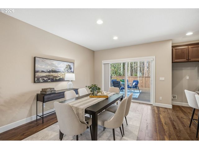 3767 Se WILLAMETTE Ave, Hillsboro, OR 97123