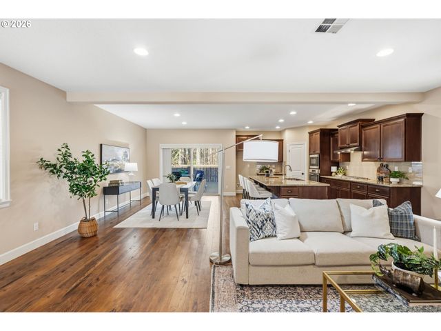 3767 Se WILLAMETTE Ave, Hillsboro, OR 97123