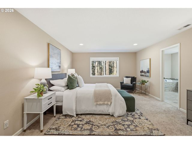 3767 Se WILLAMETTE Ave, Hillsboro, OR 97123