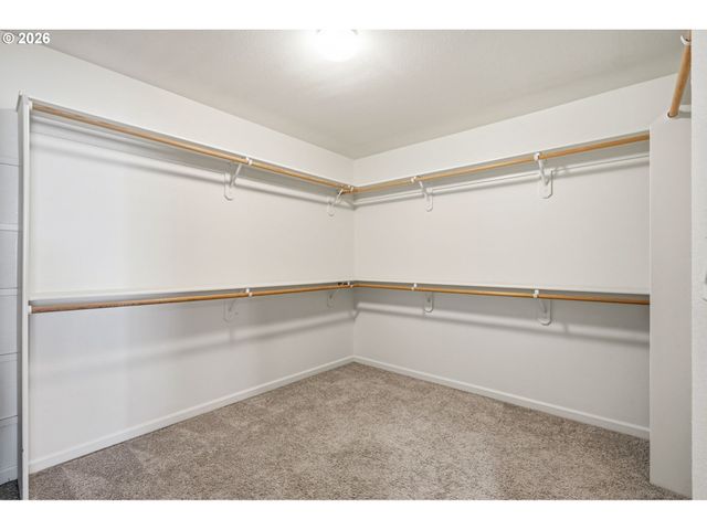 3767 Se WILLAMETTE Ave, Hillsboro, OR 97123