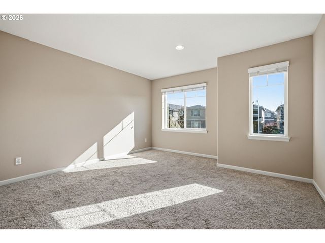 3767 Se WILLAMETTE Ave, Hillsboro, OR 97123