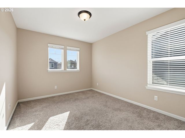 3767 Se WILLAMETTE Ave, Hillsboro, OR 97123