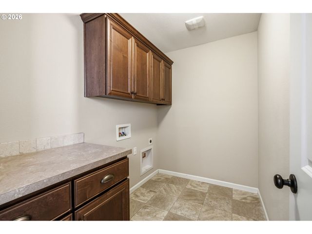 3767 Se WILLAMETTE Ave, Hillsboro, OR 97123