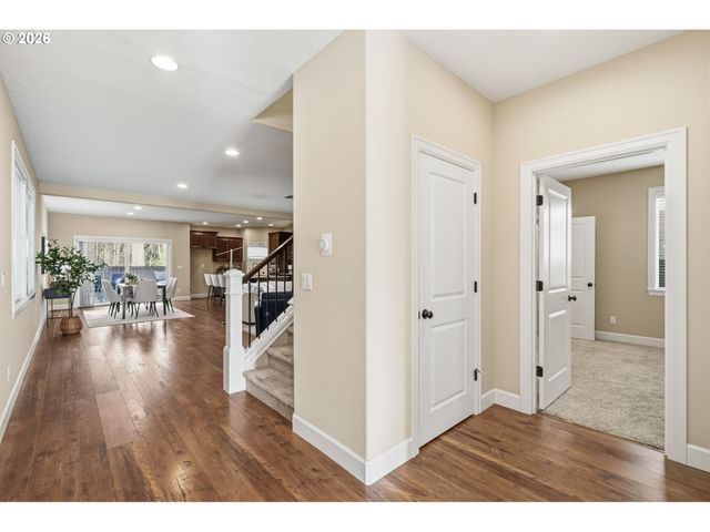 3767 Se WILLAMETTE Ave, Hillsboro, OR 97123