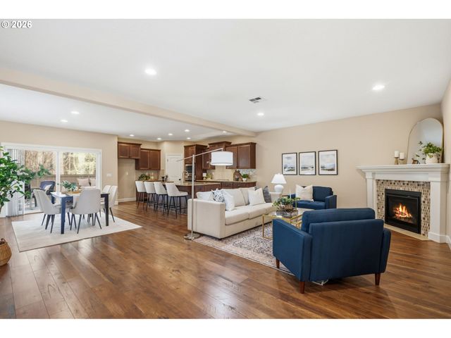 3767 Se WILLAMETTE Ave, Hillsboro, OR 97123