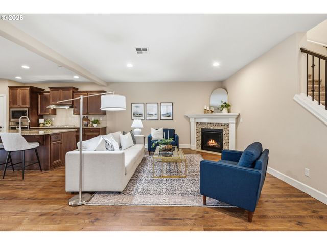 3767 Se WILLAMETTE Ave, Hillsboro, OR 97123