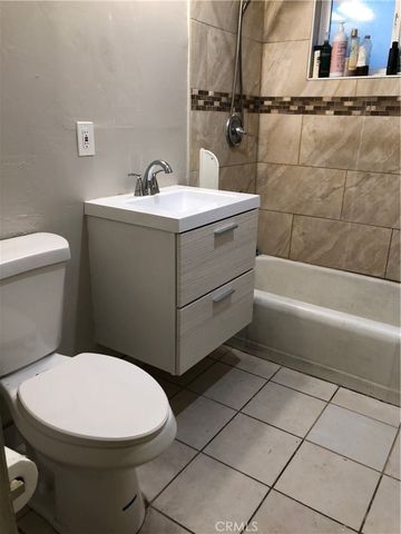 2606 S Rosewood, Santa Ana, CA 92707