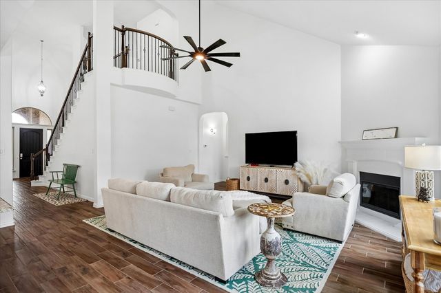 208 Equestrian Road, Hickory Creek, TX 75065