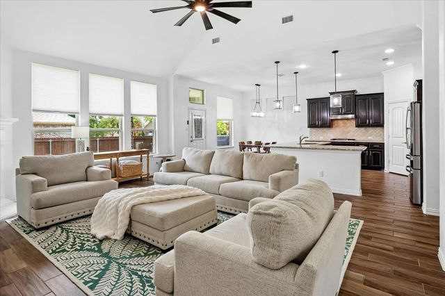 208 Equestrian Road, Hickory Creek, TX 75065