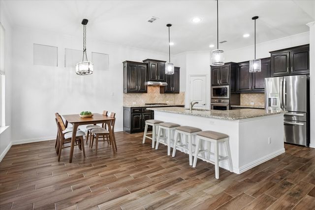 208 Equestrian Road, Hickory Creek, TX 75065