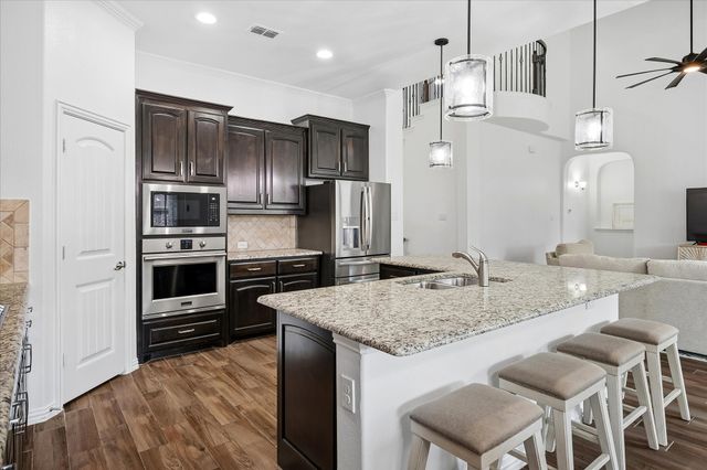 208 Equestrian Road, Hickory Creek, TX 75065