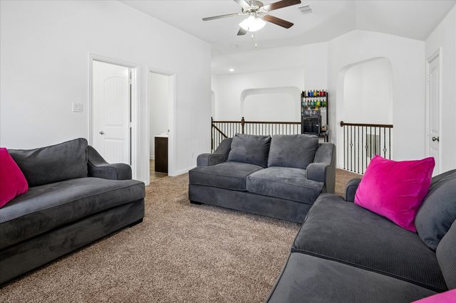 208 Equestrian Road, Hickory Creek, TX 75065