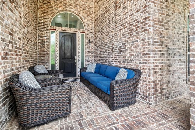 208 Equestrian Road, Hickory Creek, TX 75065
