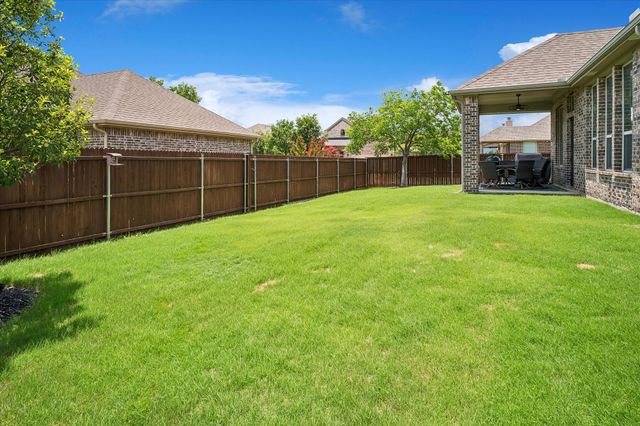 208 Equestrian Road, Hickory Creek, TX 75065