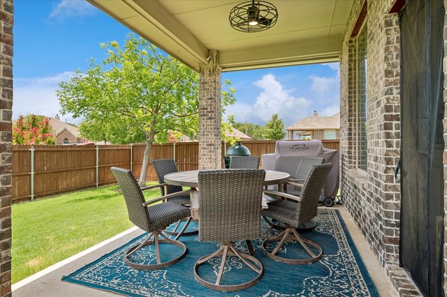 208 Equestrian Road, Hickory Creek, TX 75065