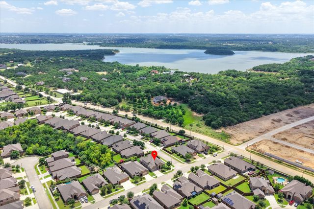 208 Equestrian Road, Hickory Creek, TX 75065