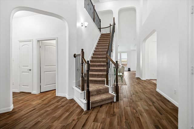 208 Equestrian Road, Hickory Creek, TX 75065