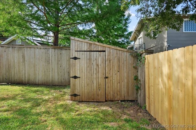 1140 E 16th Street, Tulsa, OK 74120