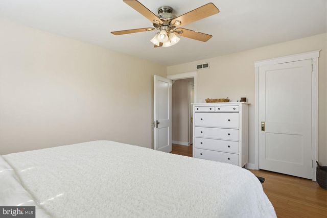 2057 PARKDALE AVE, Glenside, PA 19038