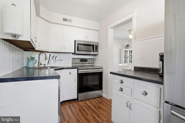 2057 PARKDALE AVE, Glenside, PA 19038
