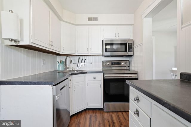 2057 PARKDALE AVE, Glenside, PA 19038