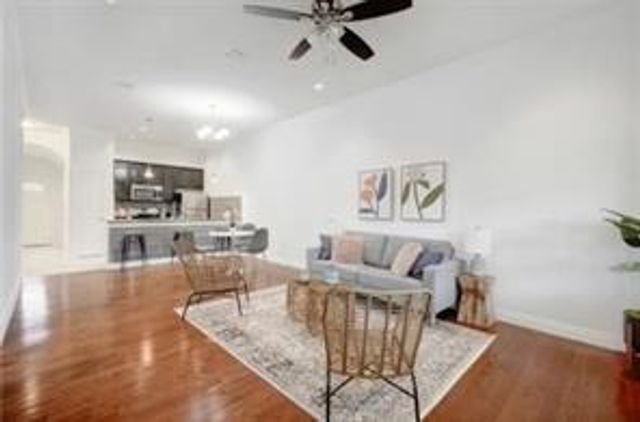 404 Mesa DR, Del Valle, TX 78617