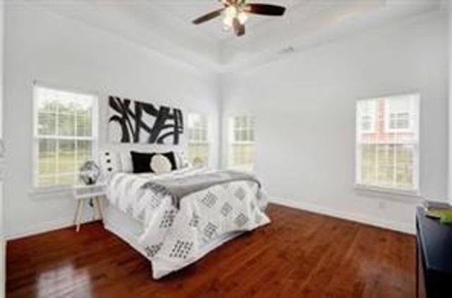 404 Mesa DR, Del Valle, TX 78617