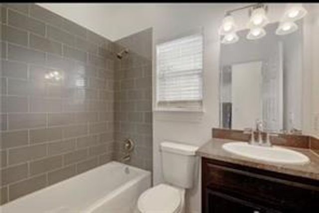 404 Mesa DR, Del Valle, TX 78617