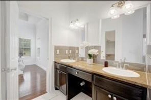 404 Mesa DR, Del Valle, TX 78617