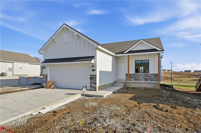 9637 N Colrain Avenue, Kansas City, MO 64154