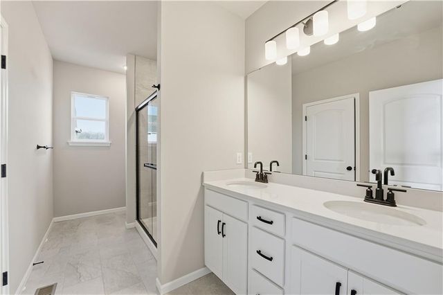 9637 N Colrain Avenue, Kansas City, MO 64154