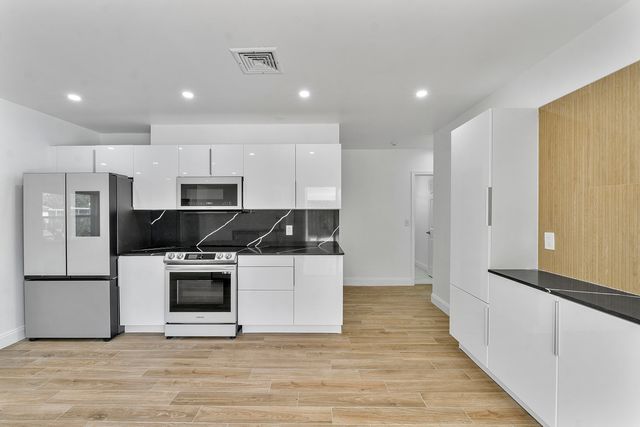 400 SW 9th Avenue, Boca Raton, FL 33486