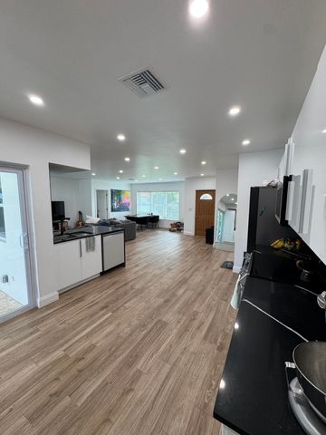 400 SW 9th Avenue, Boca Raton, FL 33486