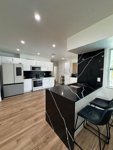 400 SW 9th Avenue, Boca Raton, FL 33486