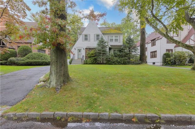 7 Carthage Lane, Scarsdale, NY 10583