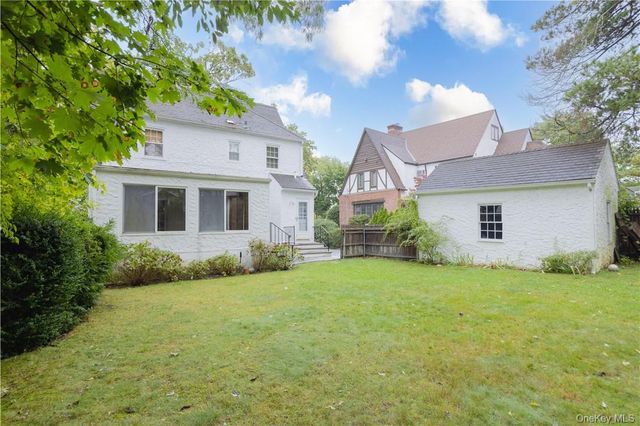 7 Carthage Lane, Scarsdale, NY 10583