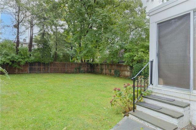 7 Carthage Lane, Scarsdale, NY 10583