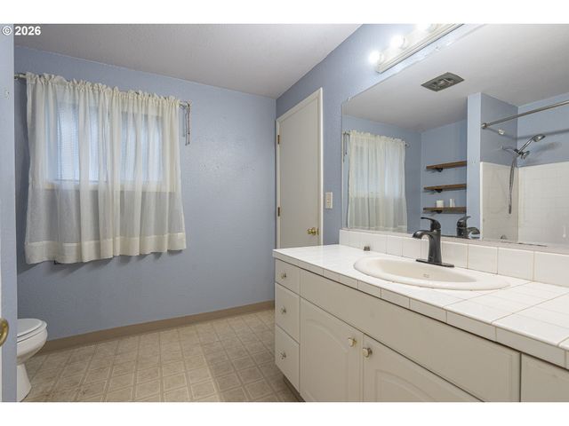 4744 NINA Ave Se, Salem, OR 97302