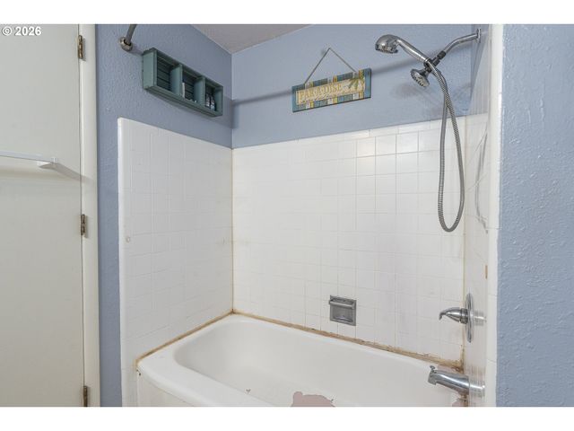 4744 NINA Ave Se, Salem, OR 97302