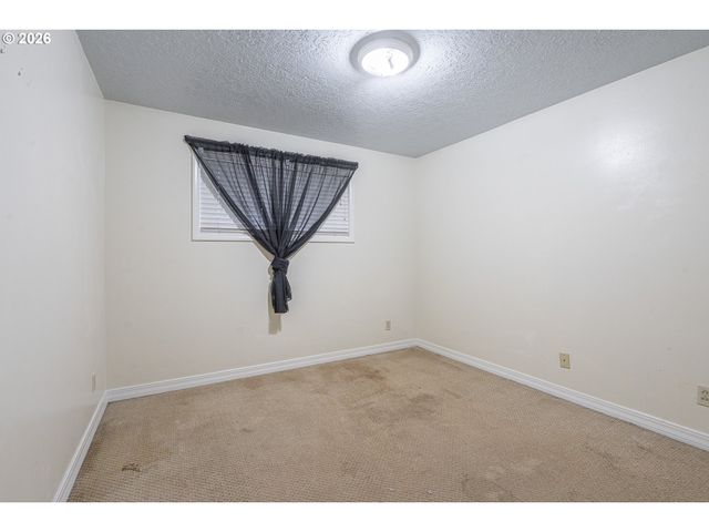 4744 NINA Ave Se, Salem, OR 97302