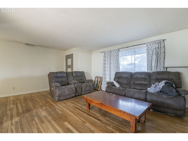 4744 NINA Ave Se, Salem, OR 97302