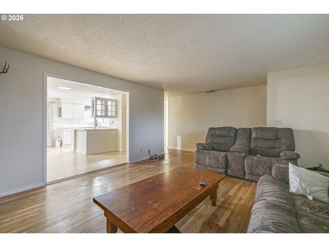 4744 NINA Ave Se, Salem, OR 97302